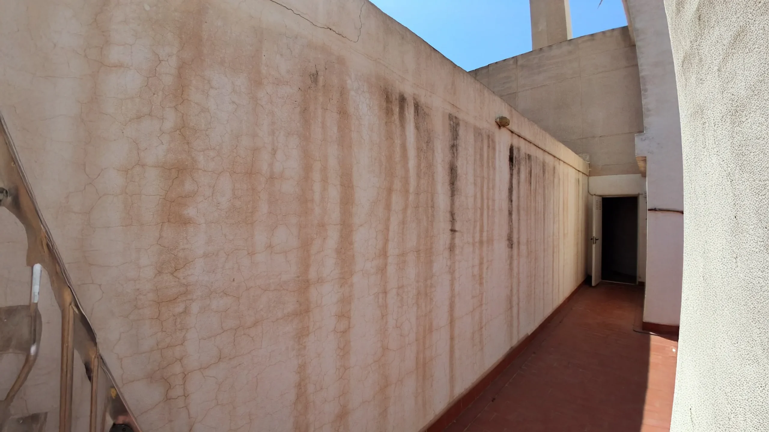 Impermeabilizacion de pared medianera con revestimientos elásticos 10 años de garantía.